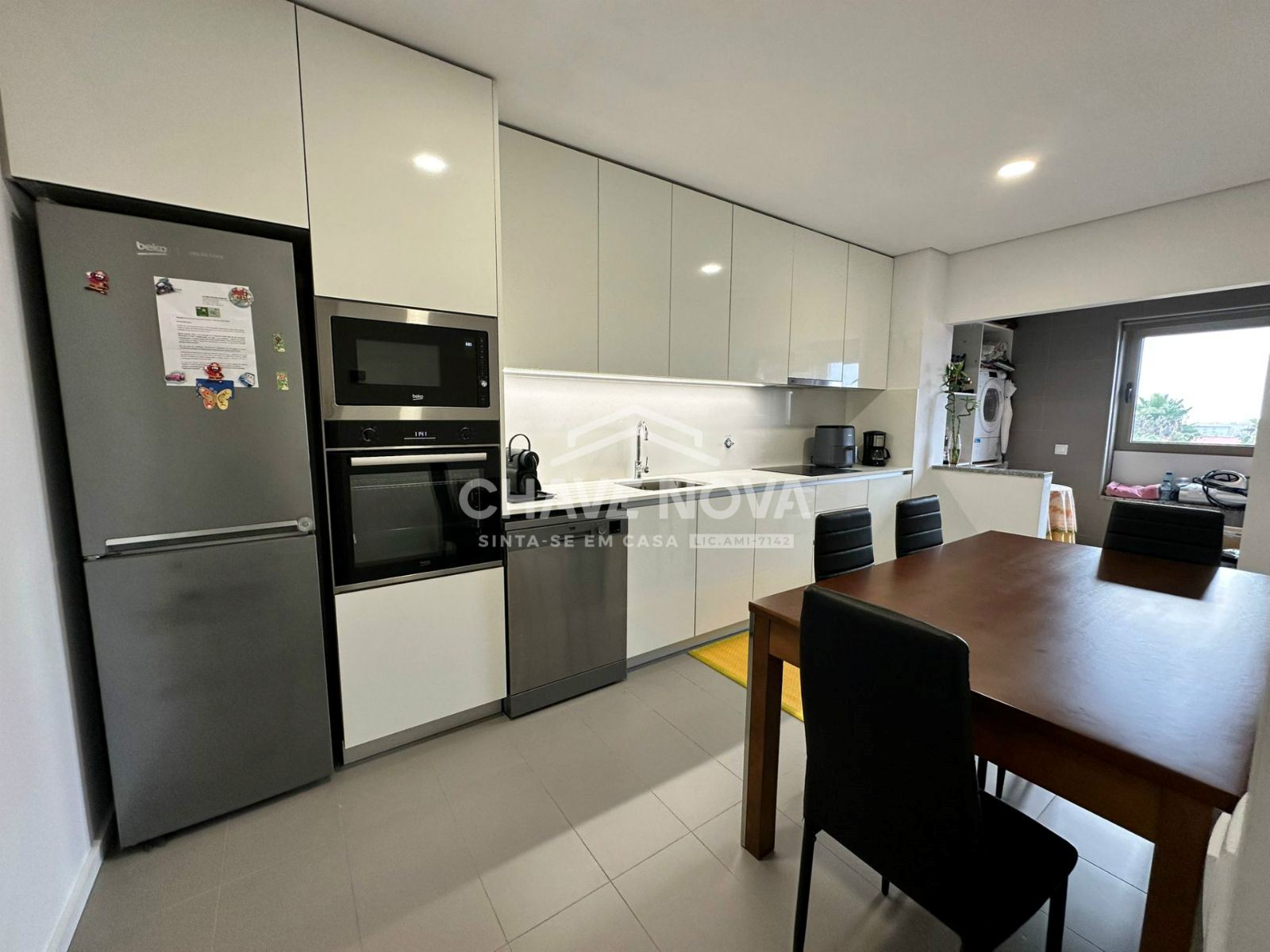 Apartamento T3 c/ Vista Mar e 2 Lugares de Garagem em Esmoriz