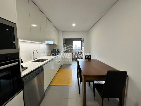 Apartamento T3 c/ Vista Mar e 2 Lugares de Garagem em Esmoriz