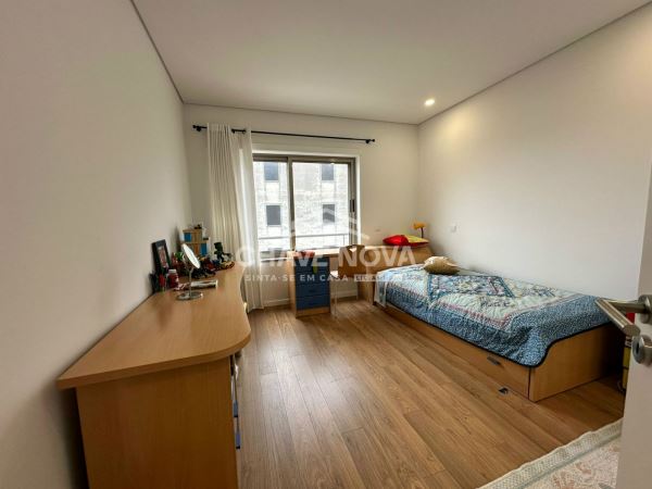 Apartamento T3 c/ Vista Mar e 2 Lugares de Garagem em Esmoriz
