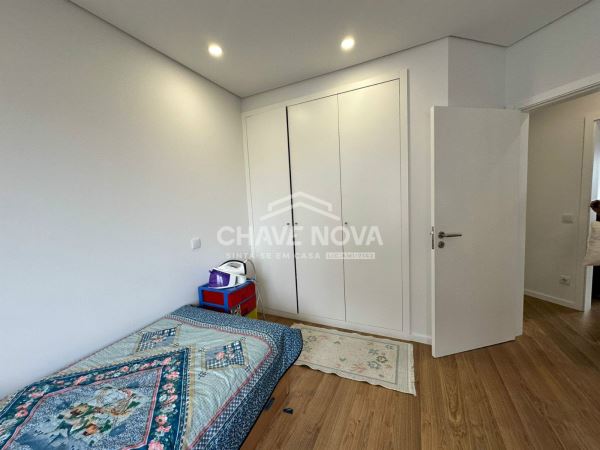 Apartamento T3 c/ Vista Mar e 2 Lugares de Garagem em Esmoriz