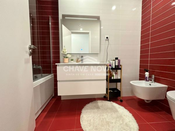Apartamento T3 c/ Vista Mar e 2 Lugares de Garagem em Esmoriz