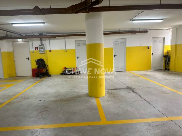 Apartamento T3 c/ Vista Mar e 2 Lugares de Garagem em Esmoriz