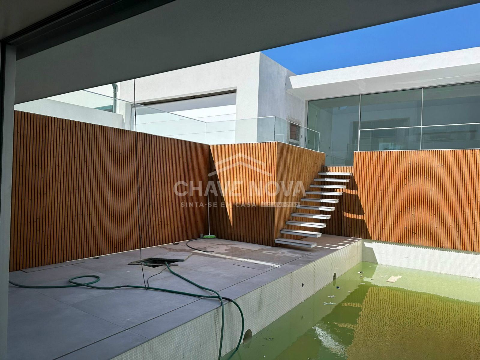 Moradia T4 Nova praias Canidelo pronta habitar