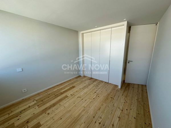 Moradia T4 Nova praias Canidelo pronta habitar