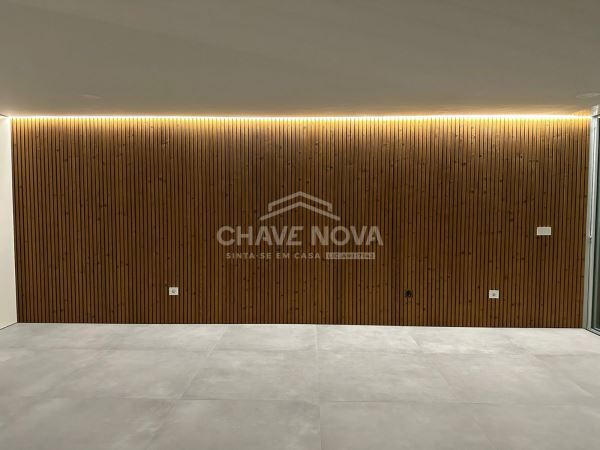 Moradia T4 Nova praias Canidelo pronta habitar