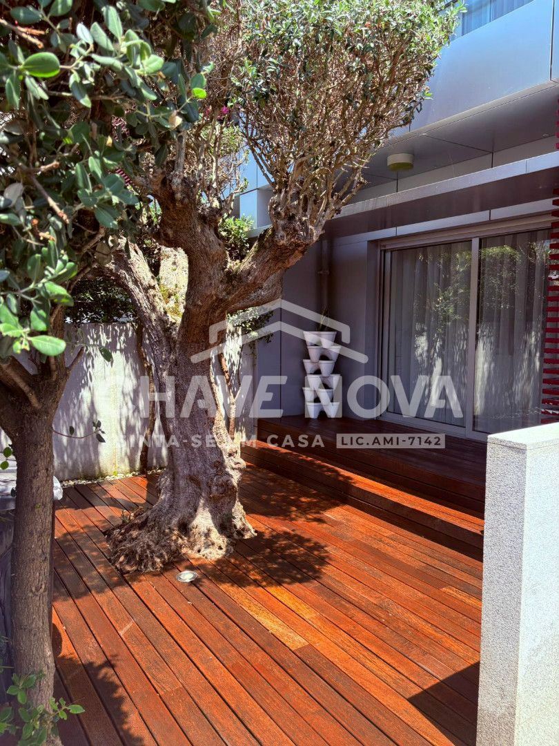 Moradia de luxo V4 com 4 pisos e elevador em Leça da Palmeira - Zona Histórica