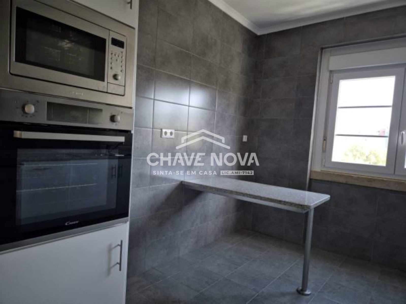 Apartamento T1 luminoso nas Avenidas Novas, junto ao metro de Entrecampos.
