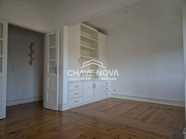 Apartamento T1 luminoso nas Avenidas Novas, junto ao metro de Entrecampos.