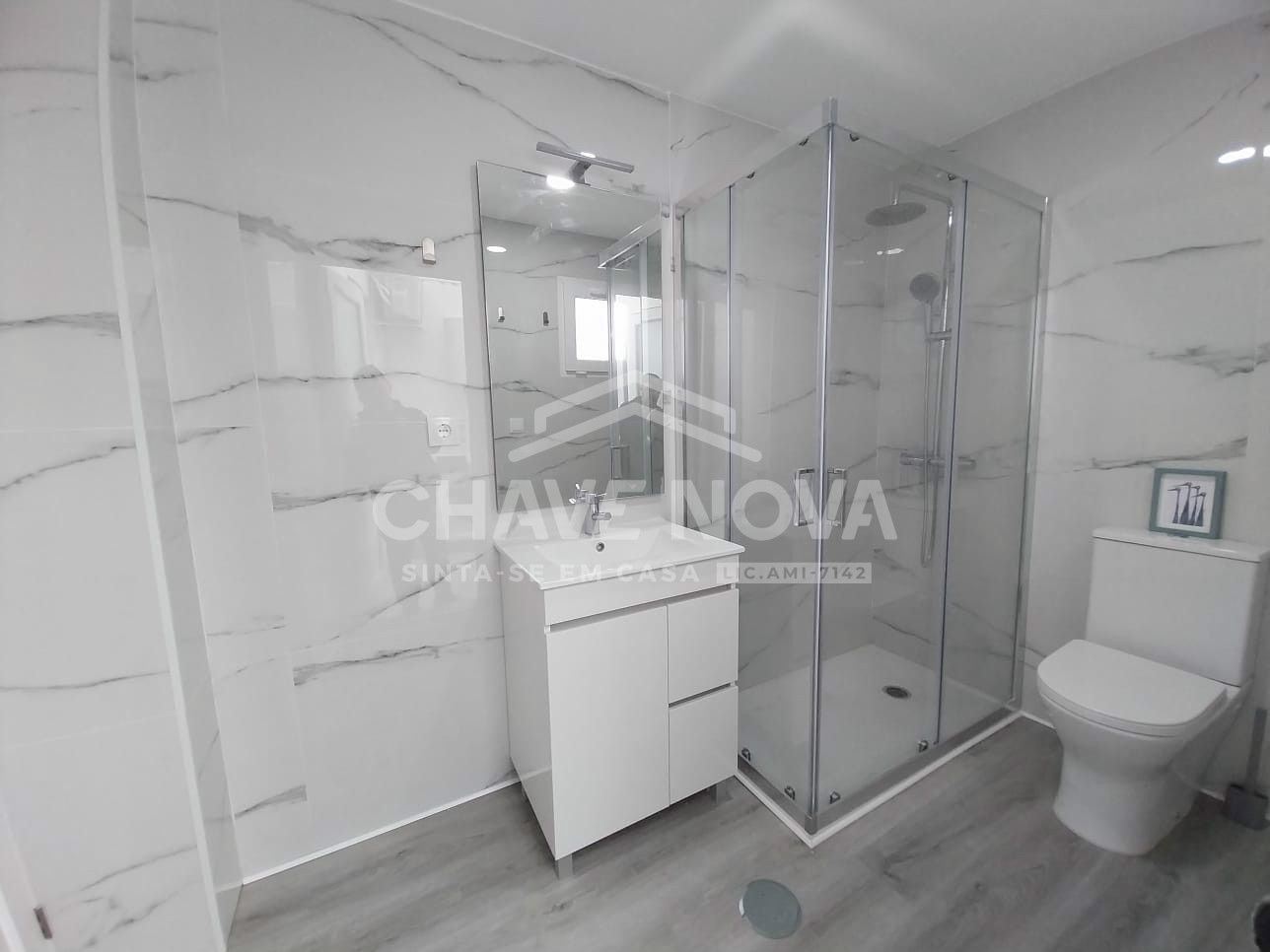 Moradia T1 para Venda em Cedofeita, Santo Ildefonso, Sé, Miragaia, São Nicolau e Vitória Foto 4