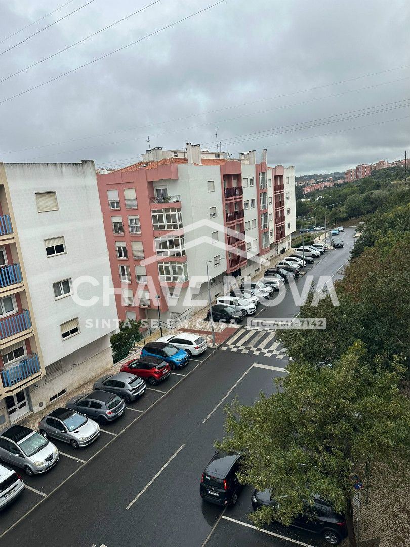 Apartamento T2 Renovado com Varanda e boas áreas – Casal do Cotão, Sintra. Apartamento T2 Renovado com Varanda e boas áreas – Casal do Cotão, Sintra.