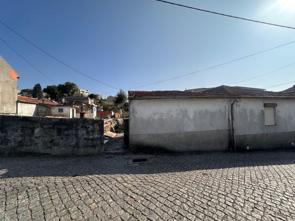 3 Casas em Ruinas para Reabilitar 3 Casas em Ruinas para Reabilitar