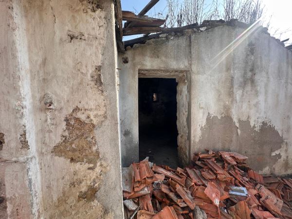 3 Casas em Ruinas para Reabilitar 3 Casas em Ruinas para Reabilitar