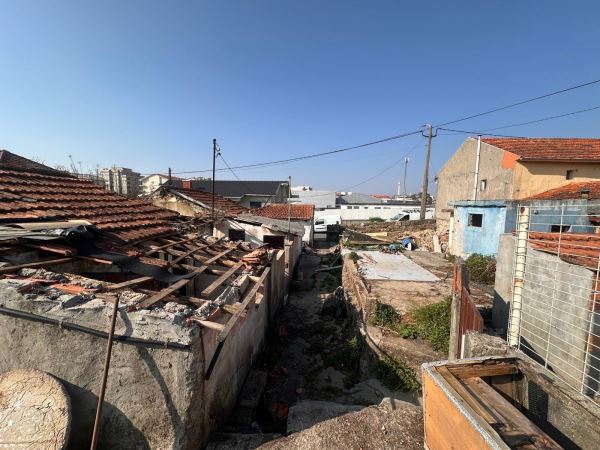 3 Casas em Ruinas para Reabilitar 3 Casas em Ruinas para Reabilitar
