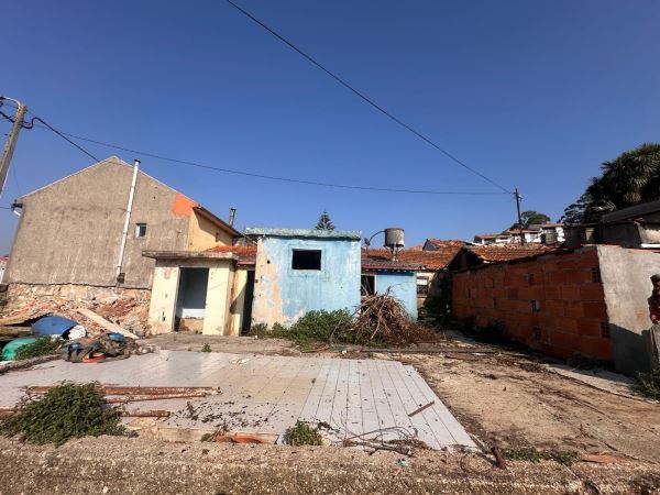 3 Casas em Ruinas para Reabilitar 3 Casas em Ruinas para Reabilitar