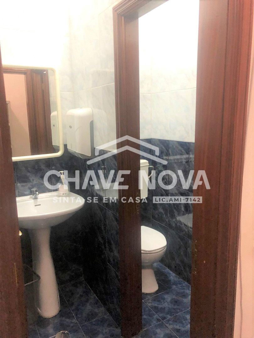 Loja para Venda em Mafamude e Vilar do Paraíso