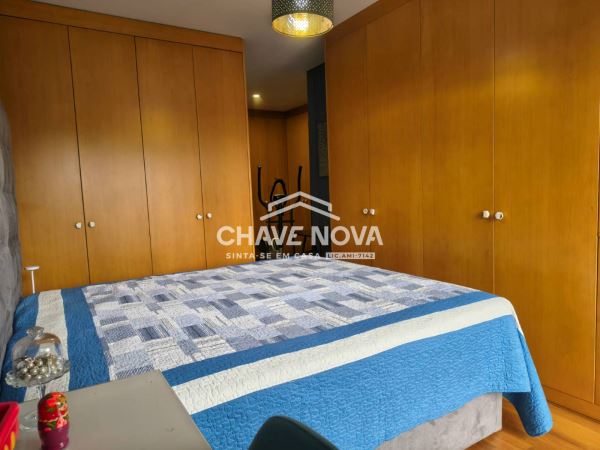 Apartamento T3, com terraço e box 4 carros situado em Campo- Valongo