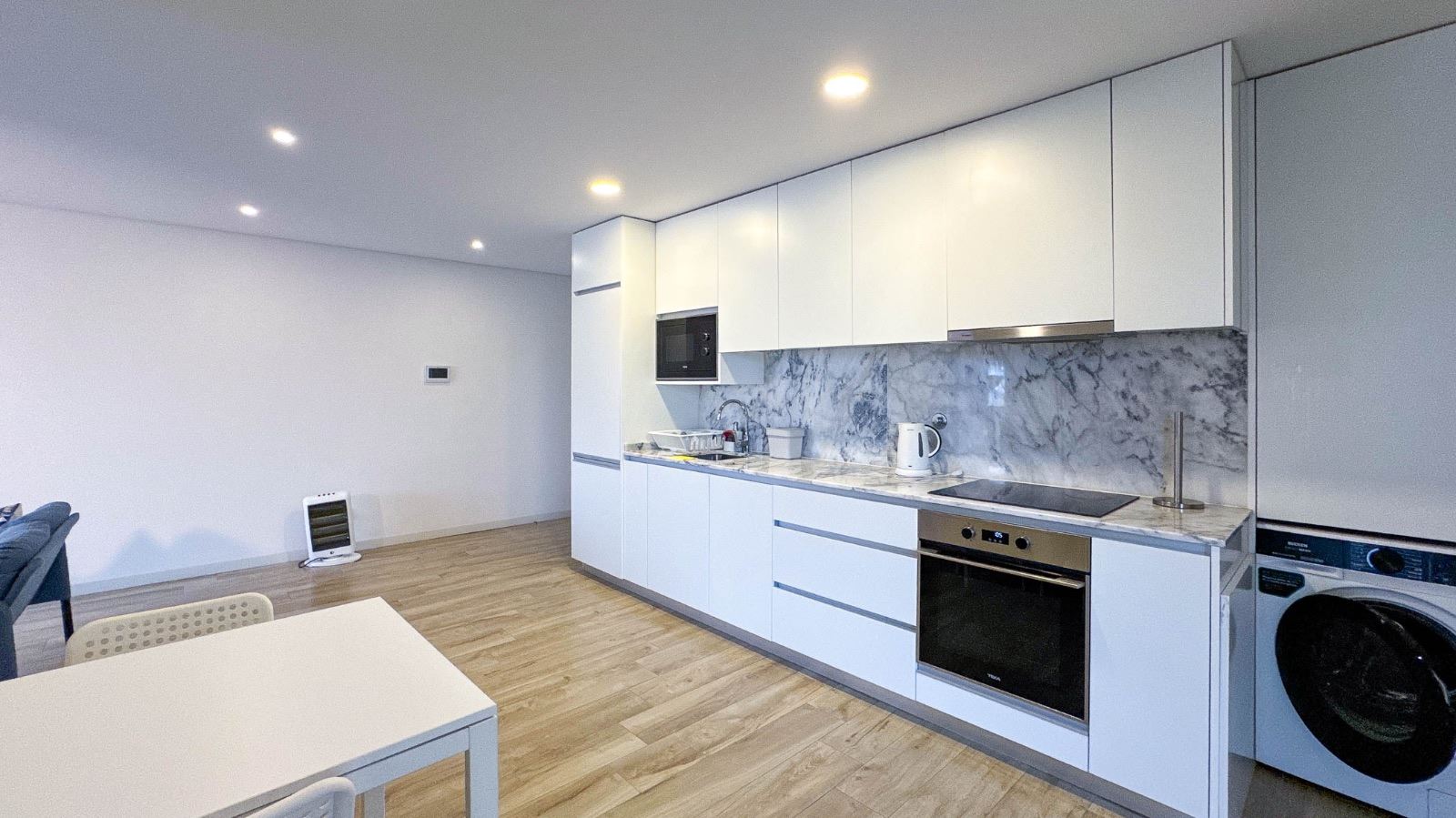 Apartamento T1 para Arrendamento em Mafamude e Vilar do Paraíso