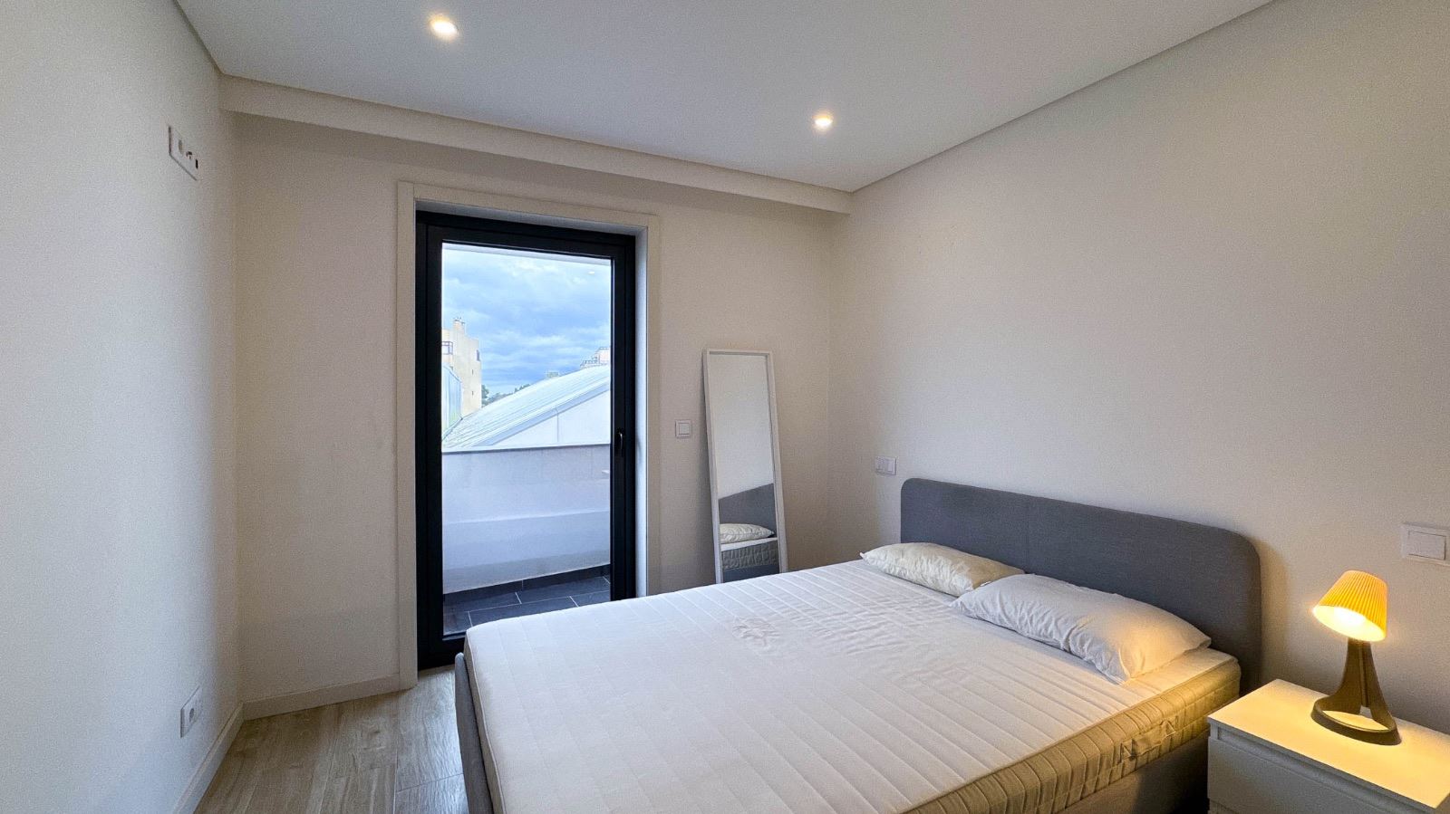 Apartamento T1 para Arrendamento em Mafamude e Vilar do Paraíso