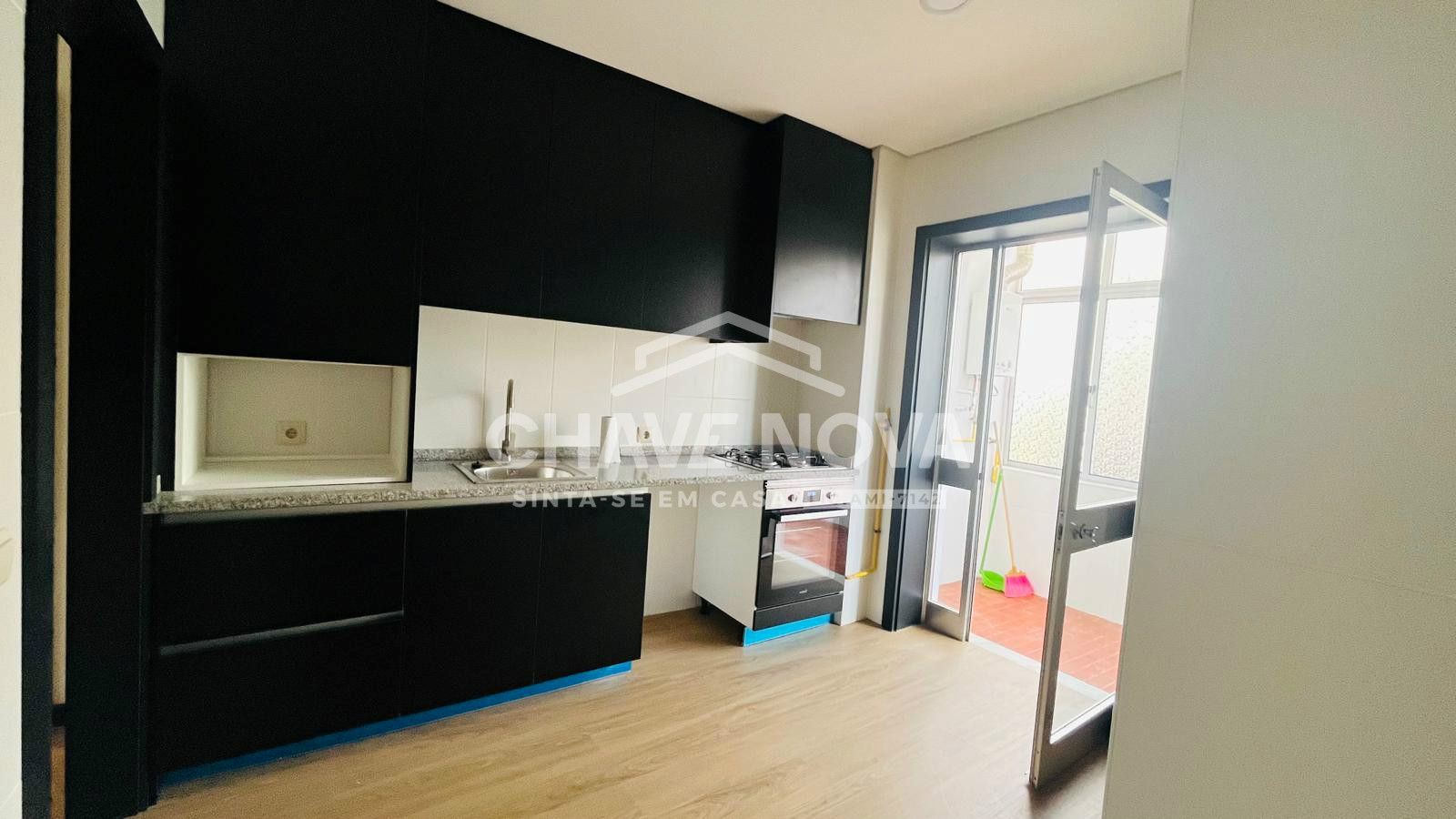 Apartamento T3 Totalmente Renovado – Excelente Localização