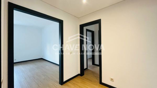 Apartamento T3 Totalmente Renovado – Excelente Localização