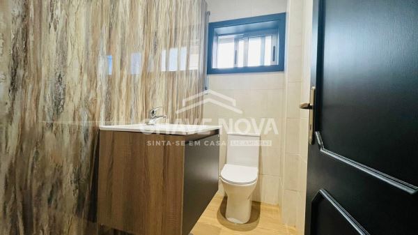 Apartamento T3 Totalmente Renovado – Excelente Localização