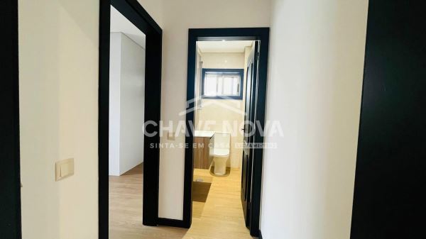 Apartamento T3 Totalmente Renovado – Excelente Localização