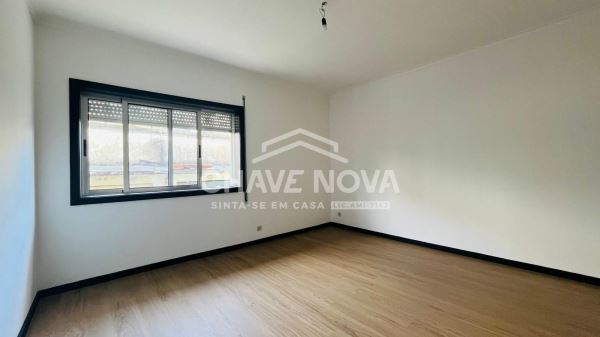 Apartamento T3 Totalmente Renovado – Excelente Localização