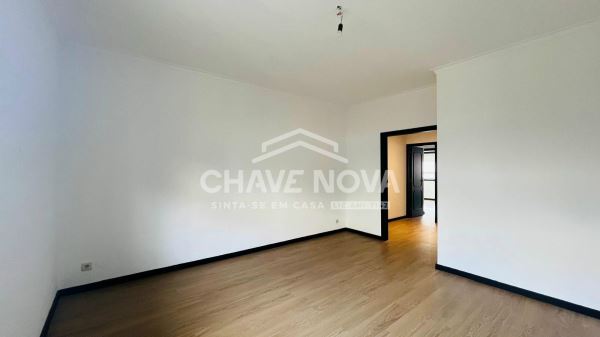 Apartamento T3 Totalmente Renovado – Excelente Localização