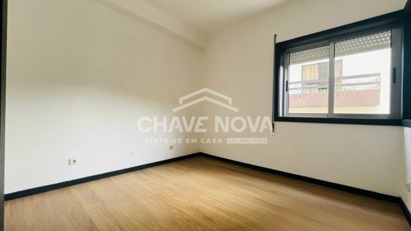 Apartamento T3 Totalmente Renovado – Excelente Localização