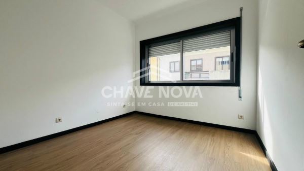 Apartamento T3 Totalmente Renovado – Excelente Localização