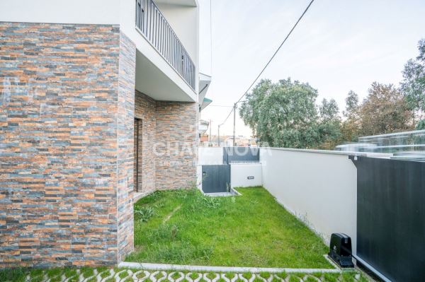 Apartamento T1 Novo para Arrendamento em Alfena – Jardim Privativo, Cozinha Equipada e Estacionamento Apartamento T1 Novo para Arrendamento em Alfena – Jardim Privativo, Cozinha Equipada e Estacionamento