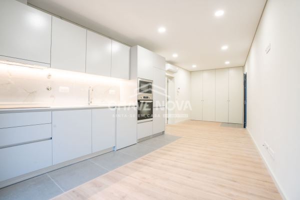 Apartamento T1 Novo para Arrendamento em Alfena – Jardim Privativo e Estacionamento com Acesso Direto pela Rua Apartamento T1 Novo para Arrendamento em Alfena – Jardim Privativo e Estacionamento com Acesso Direto pela Rua