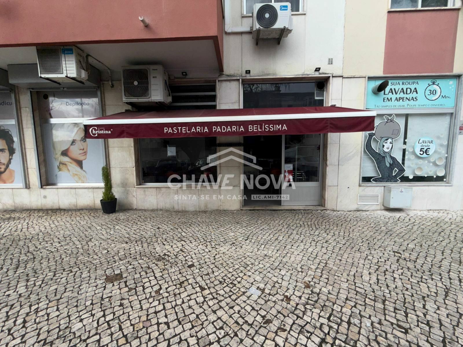 Loja para Venda em Póvoa de Santo Adrião e Olival Basto