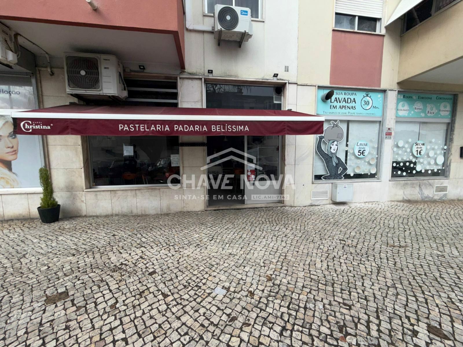 Loja para Venda em Póvoa de Santo Adrião e Olival Basto