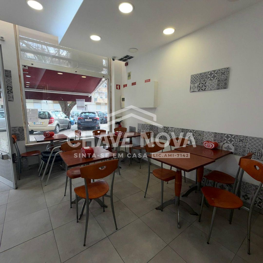 Loja para Venda em Póvoa de Santo Adrião e Olival Basto