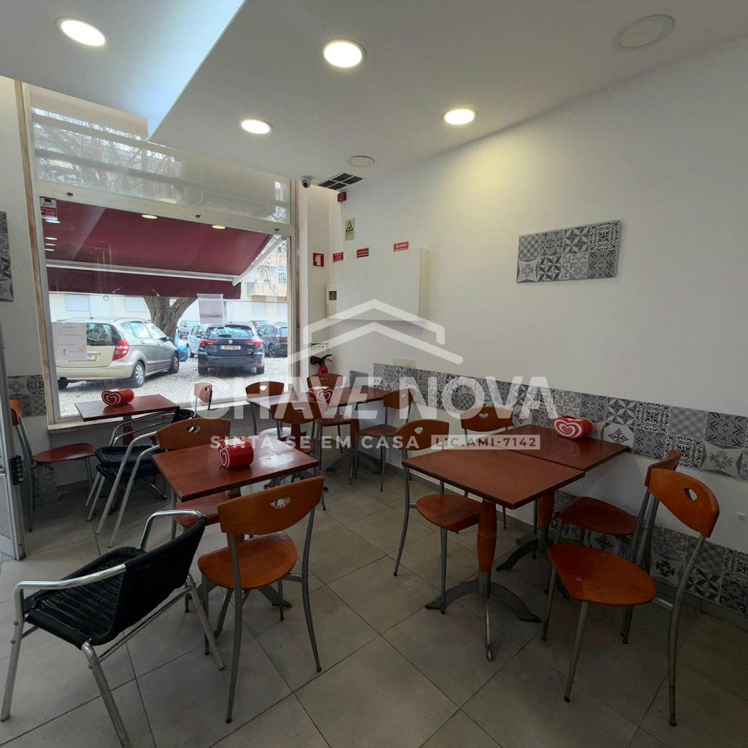 Loja para Venda em Póvoa de Santo Adrião e Olival Basto