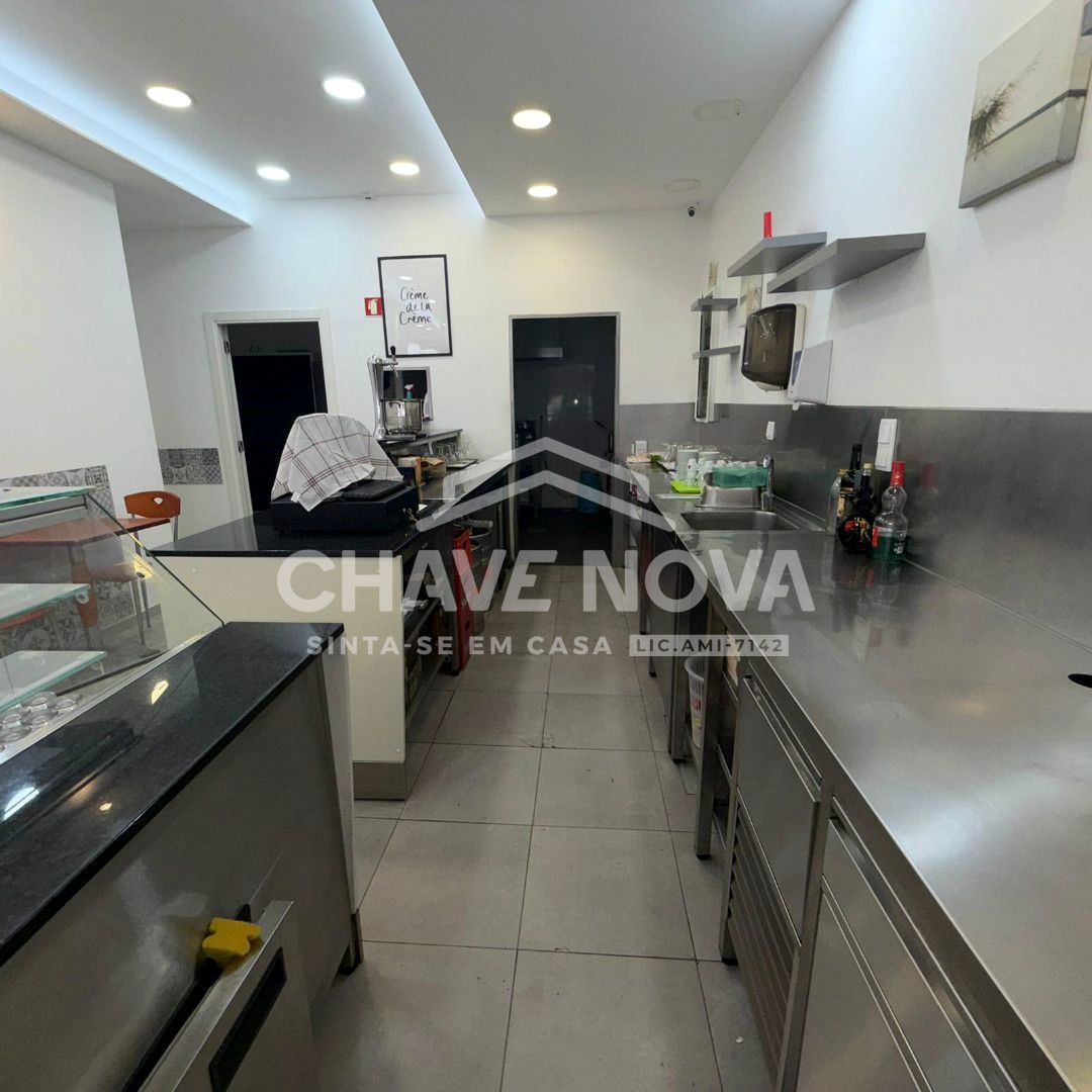 Loja para Venda em Póvoa de Santo Adrião e Olival Basto