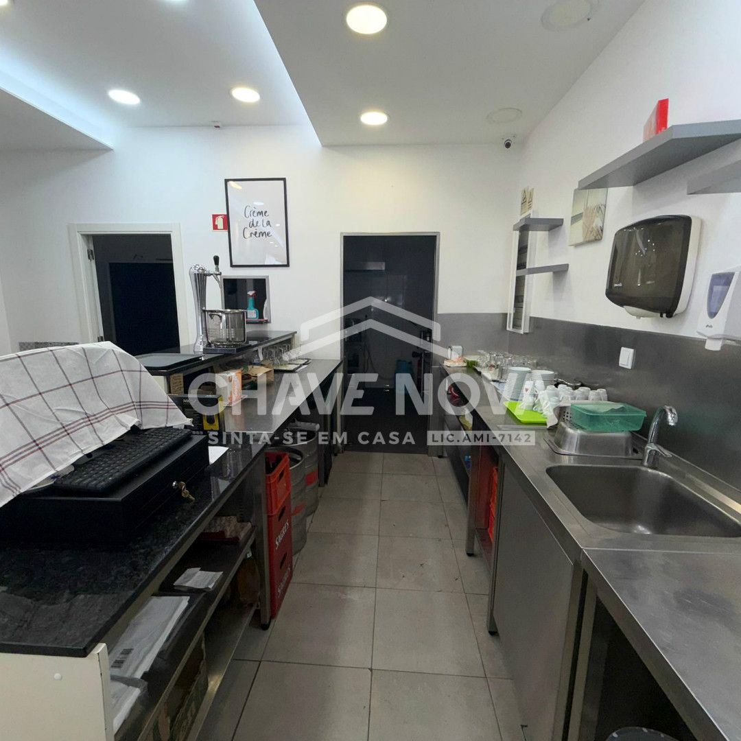 Loja para Venda em Póvoa de Santo Adrião e Olival Basto