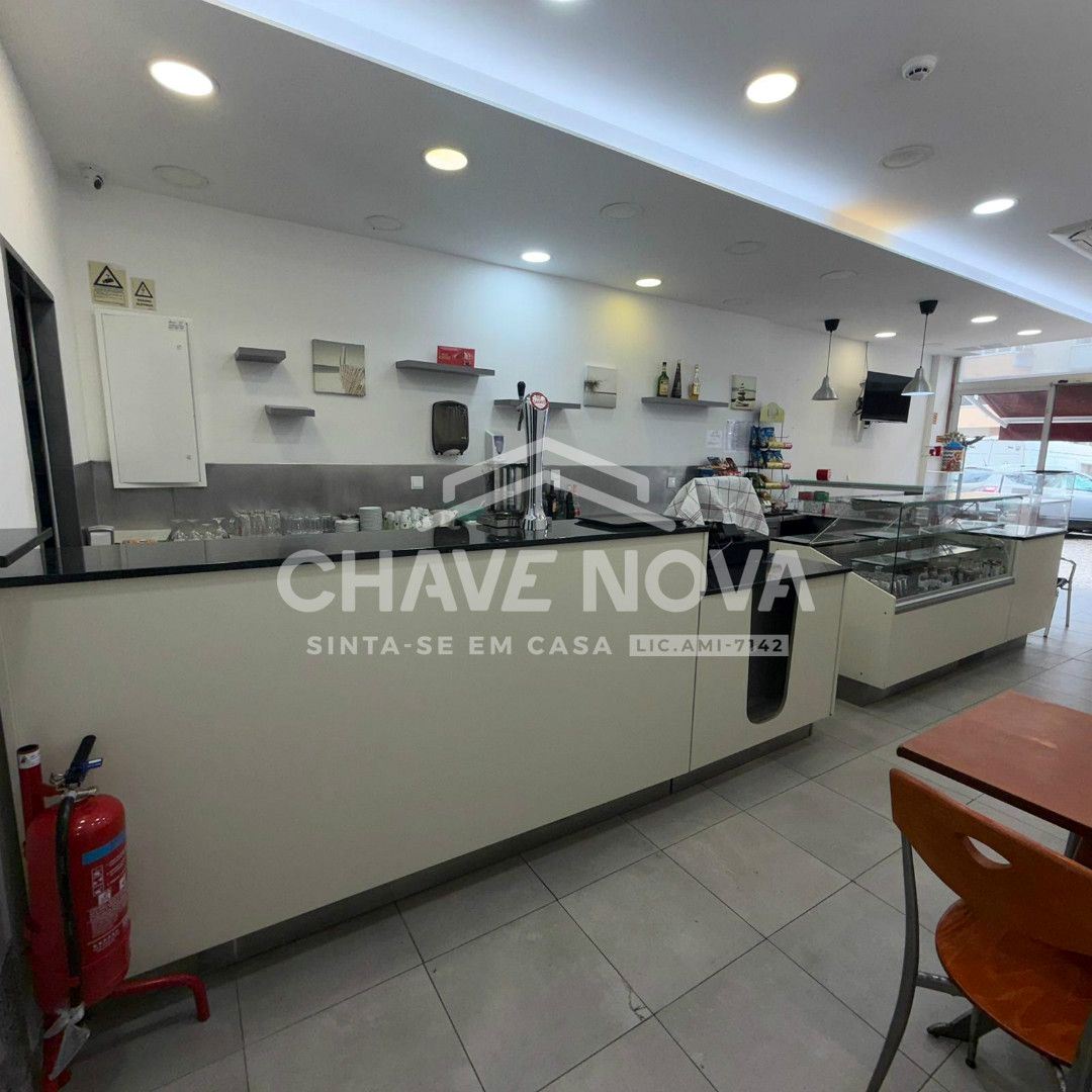 Loja para Venda em Póvoa de Santo Adrião e Olival Basto