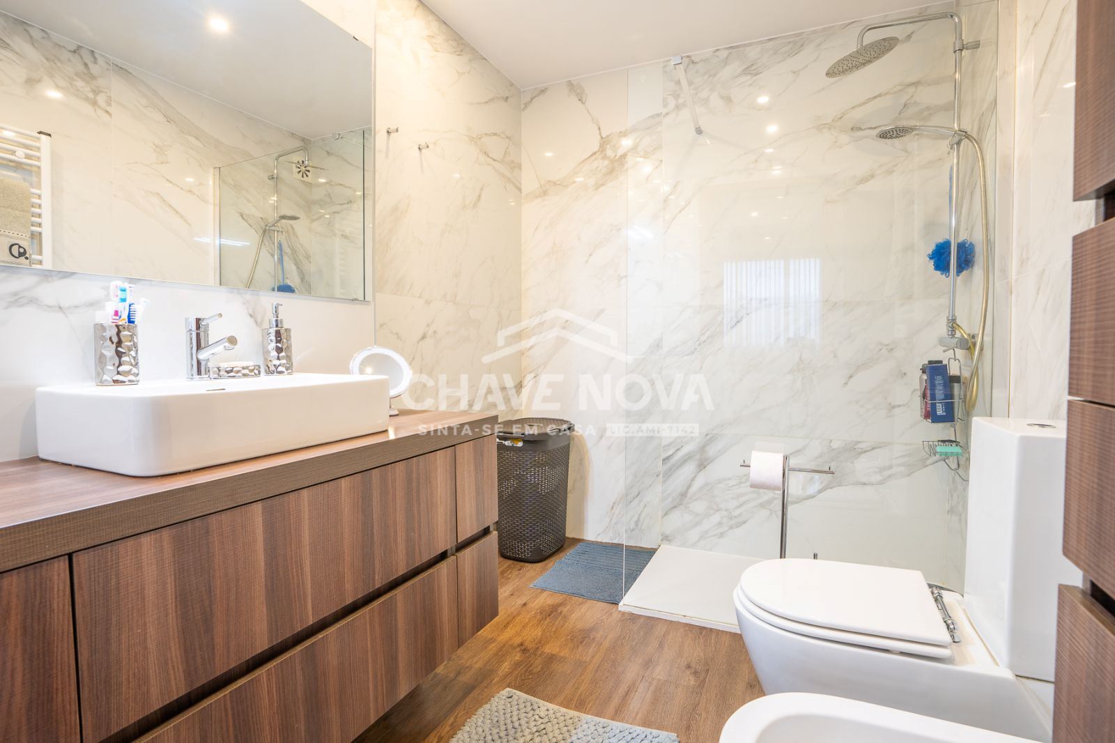 Apartamento T3 para Venda em Lordelo do Ouro e Massarelos