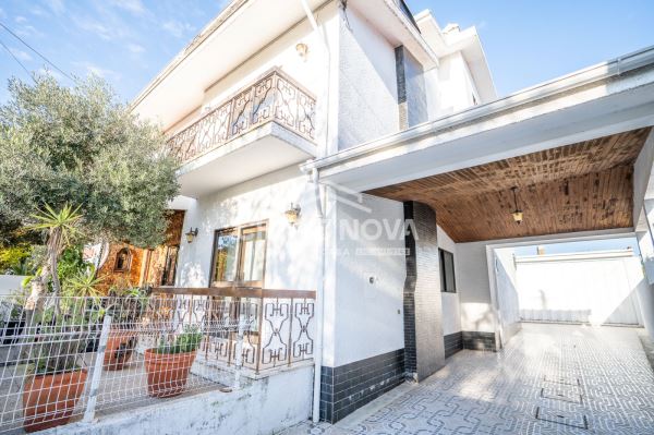 Moradia T4, para venda, em Rio Tinto Moradia T4, para venda, em Rio Tinto