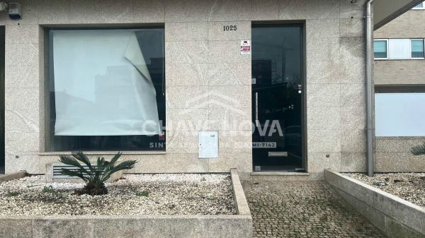 ARRENDA-SE LOJA – 65 m² – VALADARES, VILA NOVA DE GAIA ARRENDA-SE LOJA – 65 m² – VALADARES, VILA NOVA DE GAIA