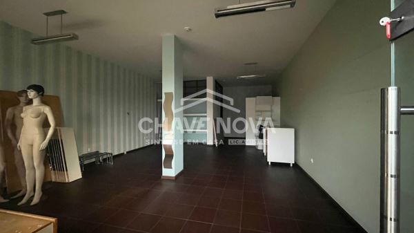 ARRENDA-SE LOJA – 65 m² – VALADARES, VILA NOVA DE GAIA ARRENDA-SE LOJA – 65 m² – VALADARES, VILA NOVA DE GAIA