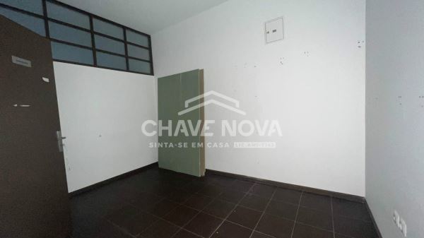 ARRENDA-SE LOJA – 65 m² – VALADARES, VILA NOVA DE GAIA ARRENDA-SE LOJA – 65 m² – VALADARES, VILA NOVA DE GAIA
