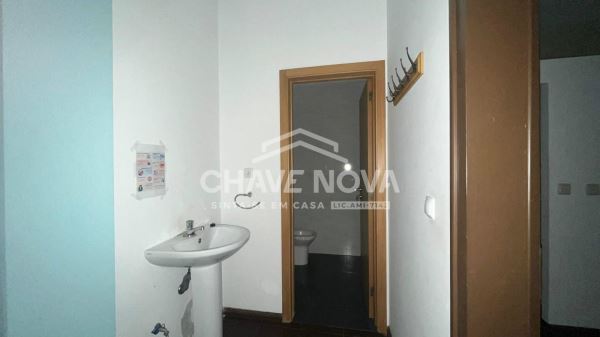 ARRENDA-SE LOJA – 65 m² – VALADARES, VILA NOVA DE GAIA ARRENDA-SE LOJA – 65 m² – VALADARES, VILA NOVA DE GAIA