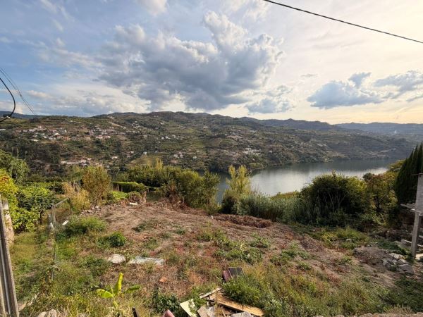 Moradia Rústica Independente com Terreno e Vista Rio Douro – São Tomé de Covelas, Baião Moradia Rústica Independente com Terreno e Vista Rio Douro – São Tomé de Covelas, Baião