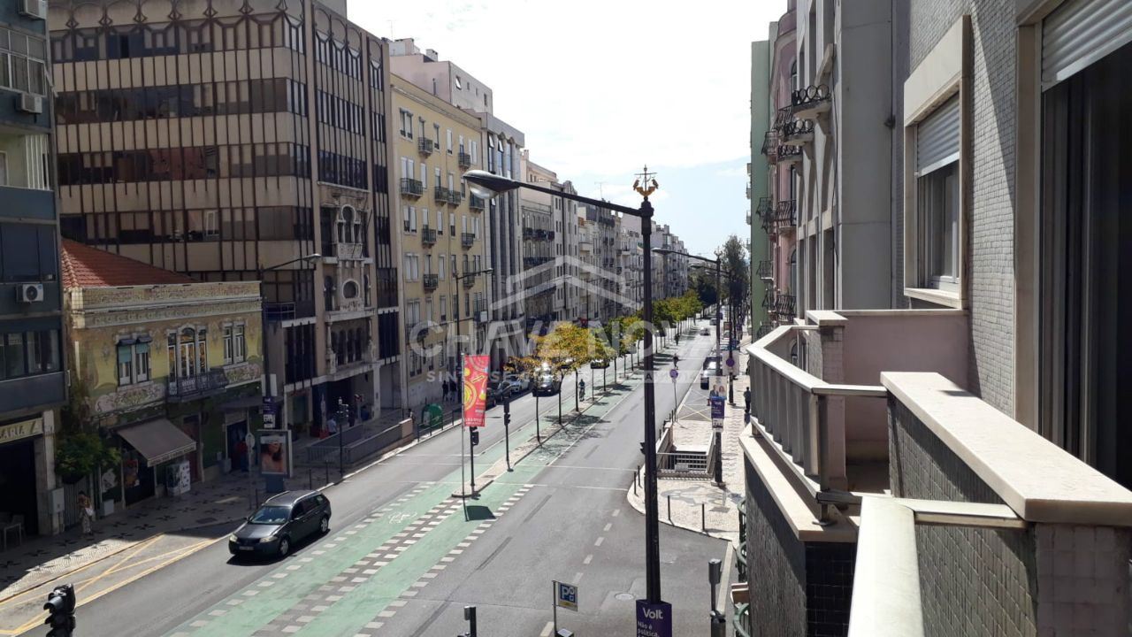 Apartamento T2 para Arrendamento em Arroios