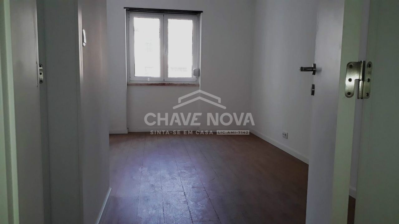 Apartamento T2 para Arrendamento em Arroios