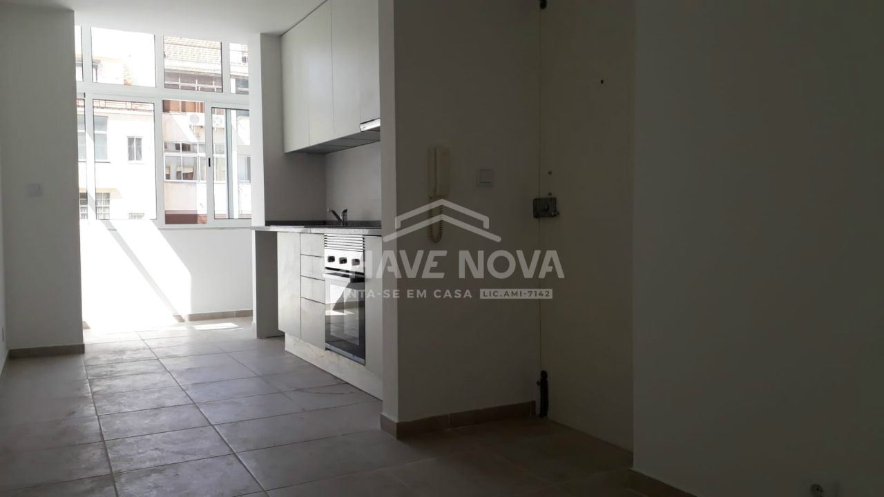 Apartamento T2 para Arrendamento em Arroios