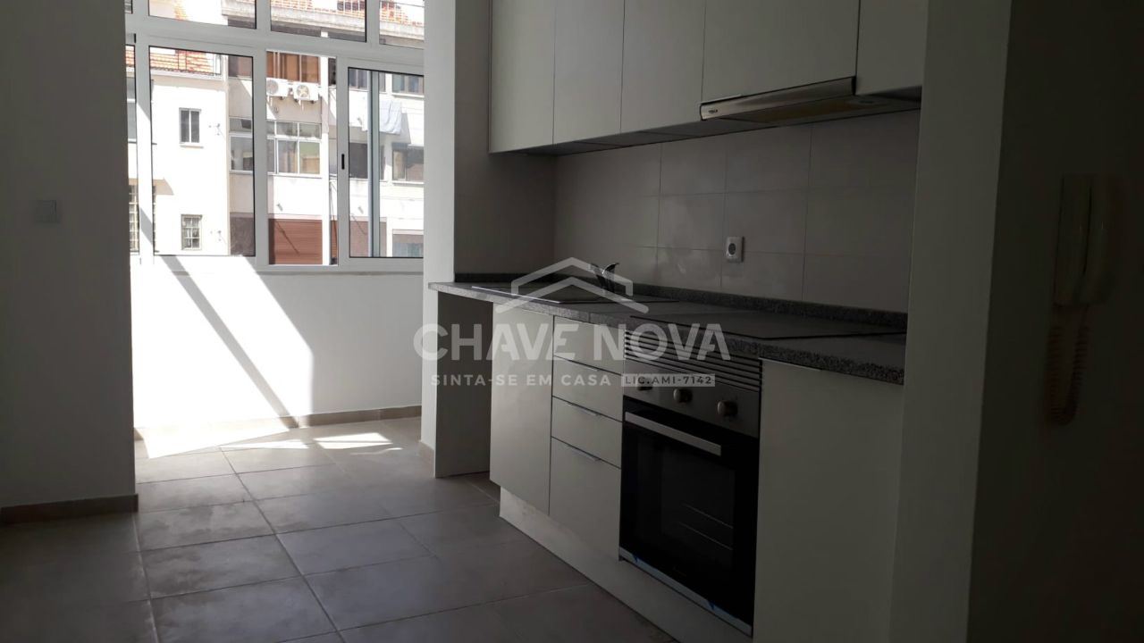 Apartamento T2 para Arrendamento em Arroios